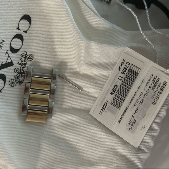 Coach Cary Watch - Picture 7 of 9